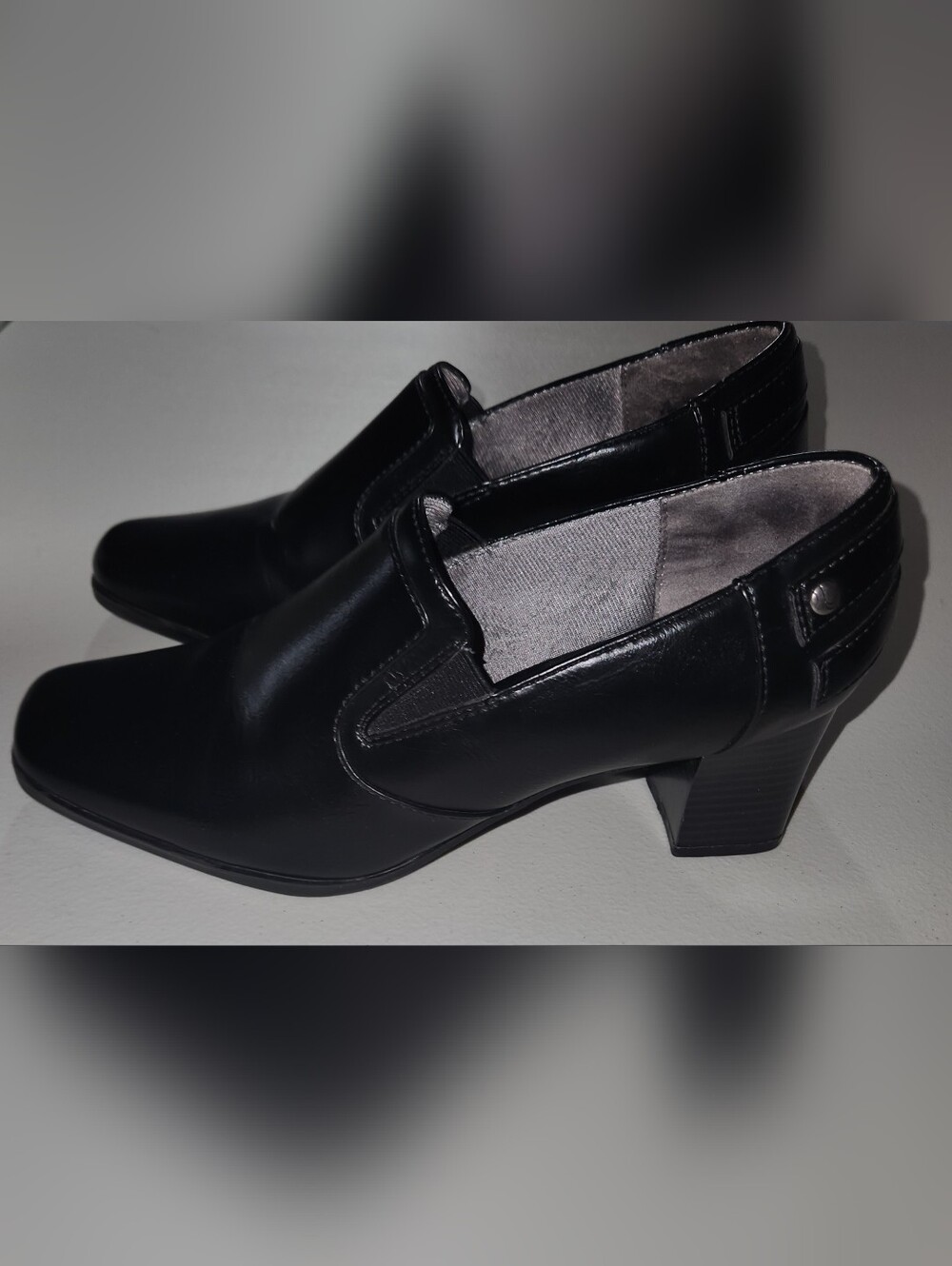 Life Stride Black Slip-On Womenâs Heels Size 8.5